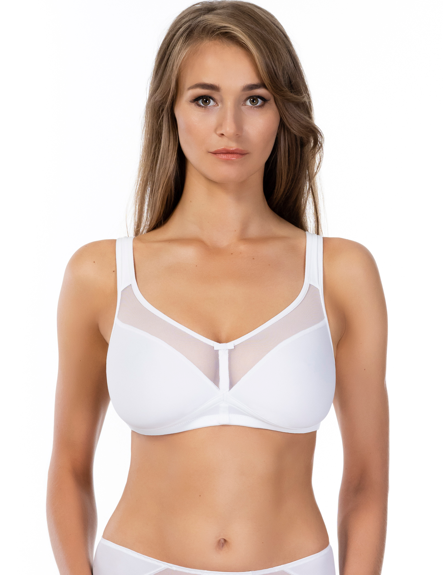 Lauma, White Wireless Moulded Bra, On Model Front, 20K21
