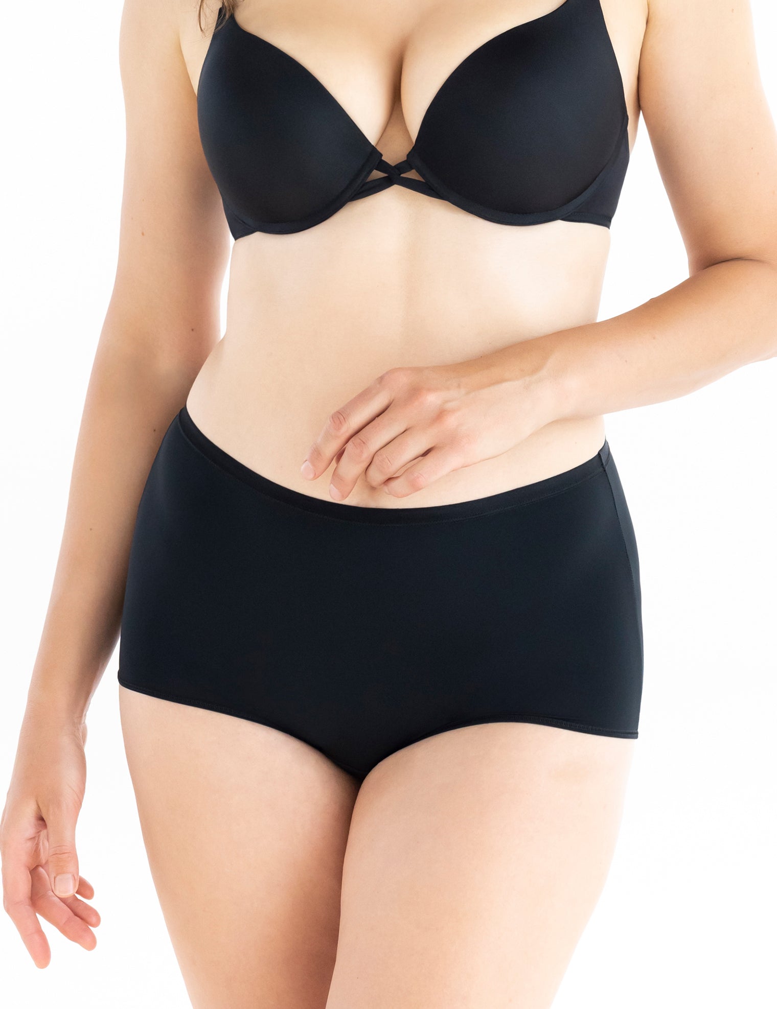 Lauma, Black High Waist Panties, On Model Front, 94J51